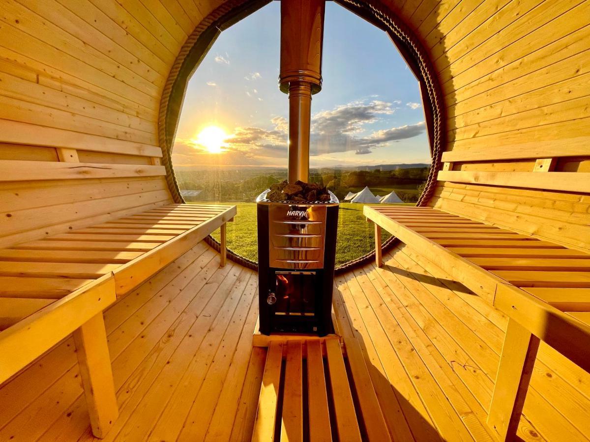 Deerstone Glamping-Pinhaw Beacon Dome Hot Tub Hotel Earby Bagian luar foto