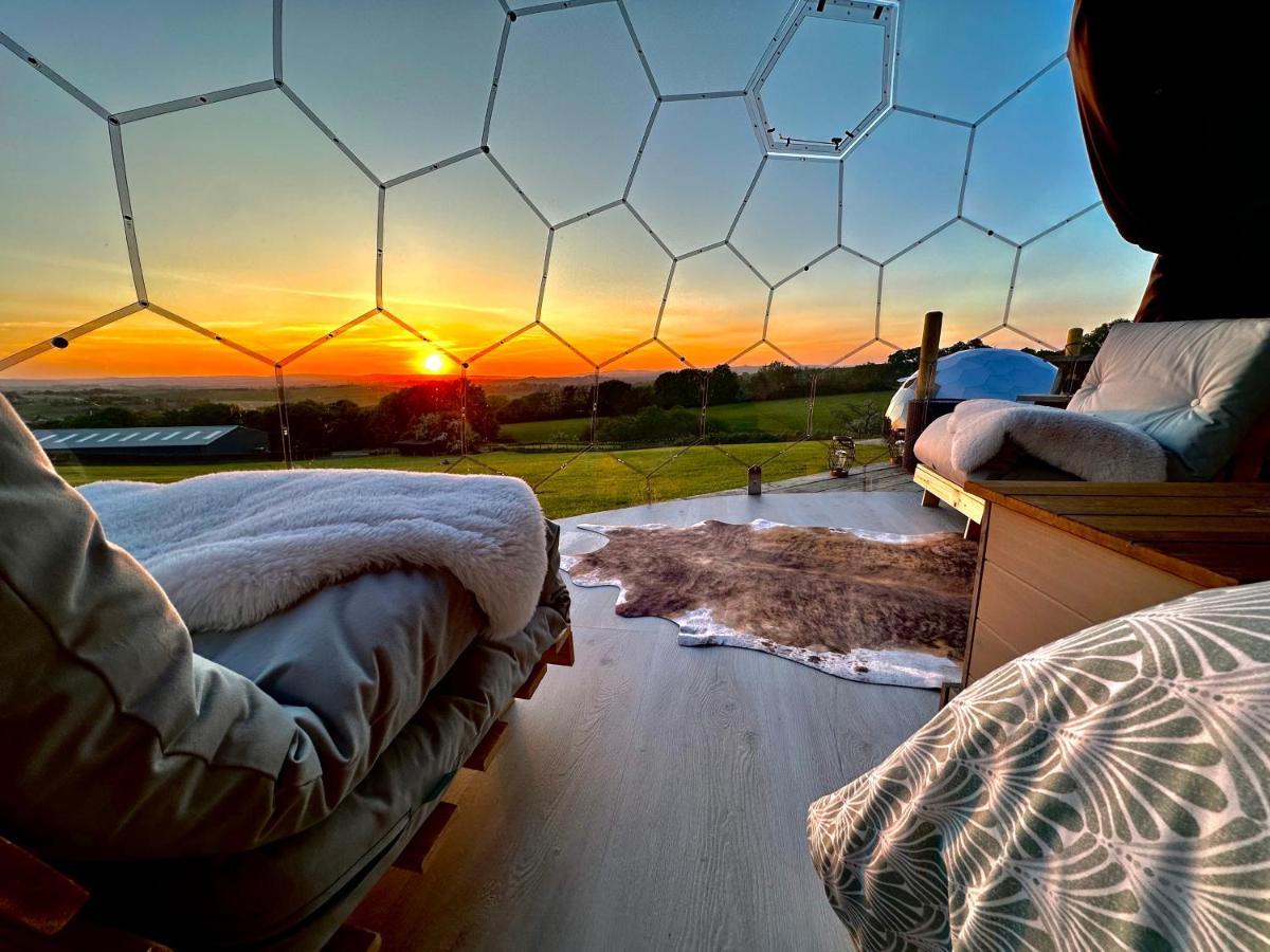 Deerstone Glamping-Pinhaw Beacon Dome Hot Tub Hotel Earby Bagian luar foto