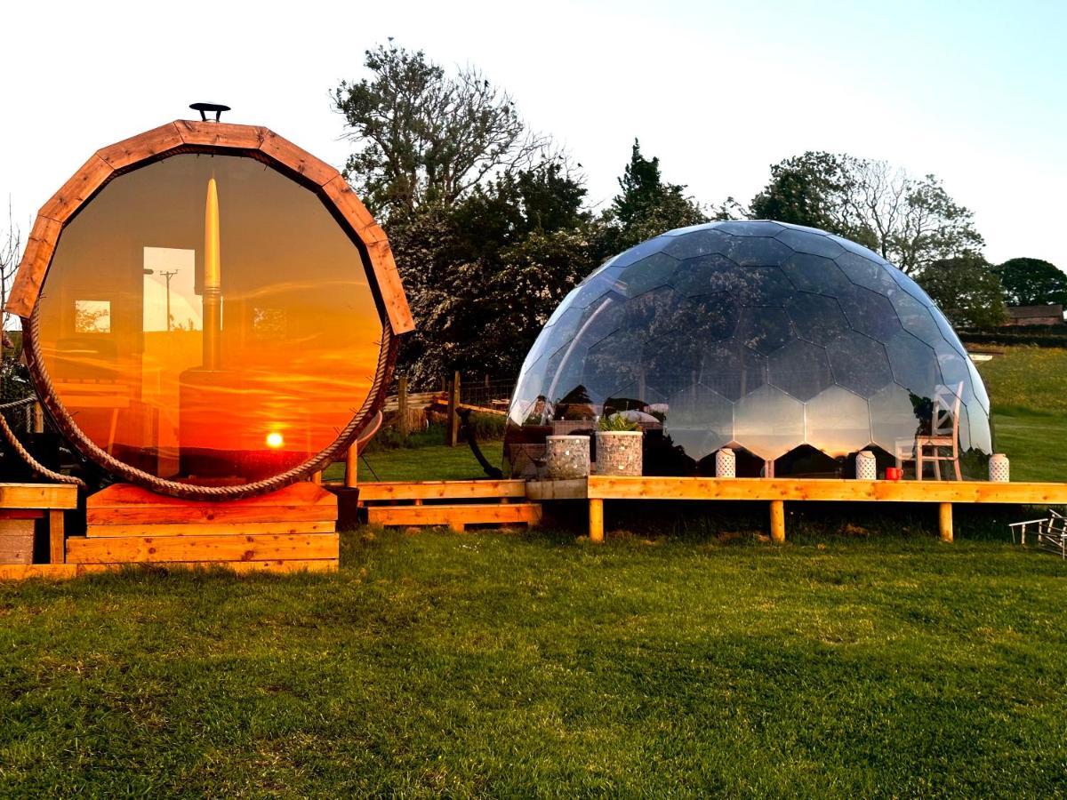 Deerstone Glamping-Pinhaw Beacon Dome Hot Tub Hotel Earby Bagian luar foto