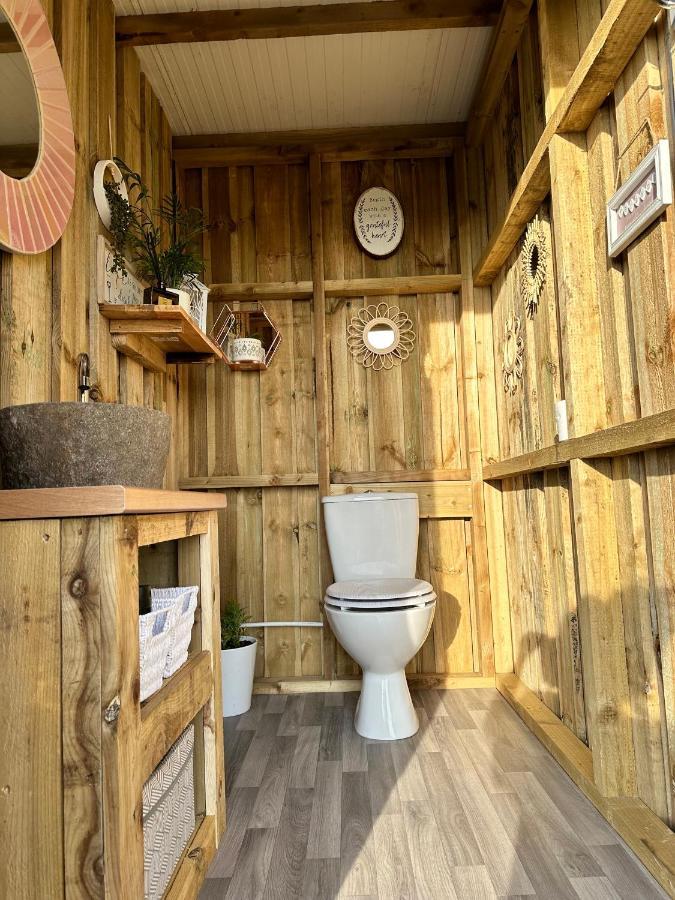 Deerstone Glamping-Pinhaw Beacon Dome Hot Tub Hotel Earby Bagian luar foto