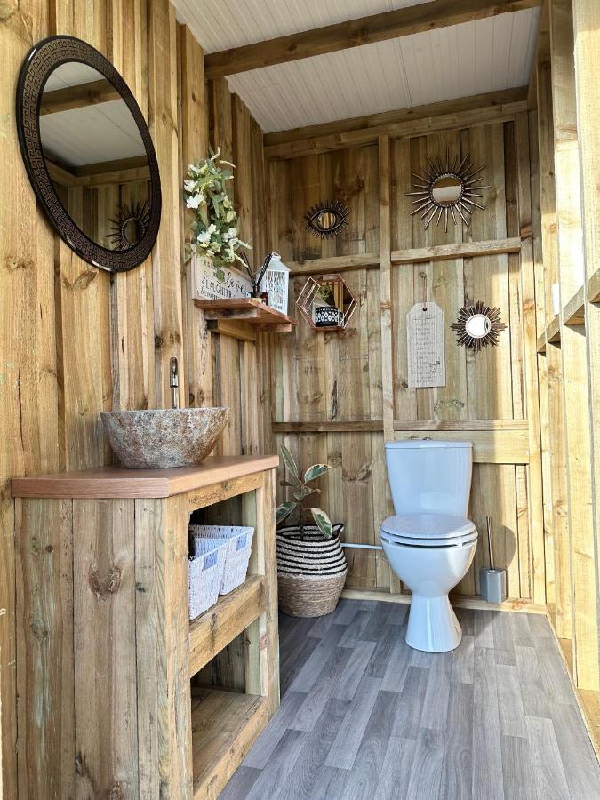 Deerstone Glamping-Pinhaw Beacon Dome Hot Tub Hotel Earby Bagian luar foto