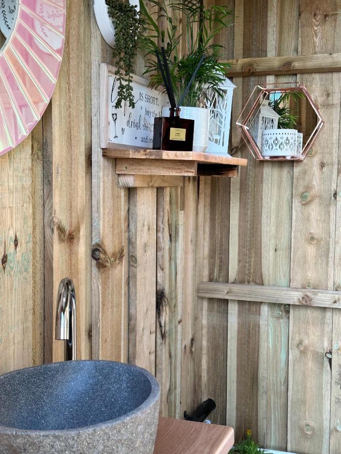 Deerstone Glamping-Pinhaw Beacon Dome Hot Tub Hotel Earby Bagian luar foto
