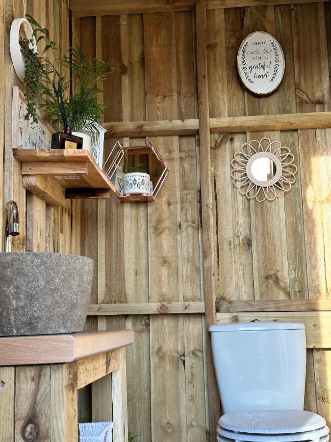 Deerstone Glamping-Pinhaw Beacon Dome Hot Tub Hotel Earby Bagian luar foto